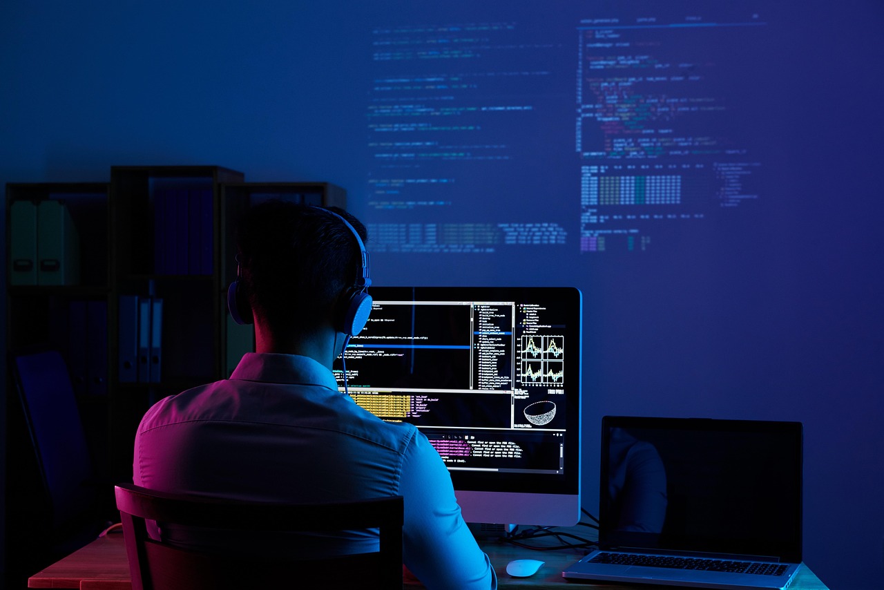 Jak ušetřit na softwaru — bezplatné alternativy, které nahradí drahé programy